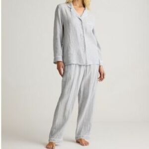 Quince Linen Long Sleeve Pajama Set In Blue Pinstripe With Piping Small